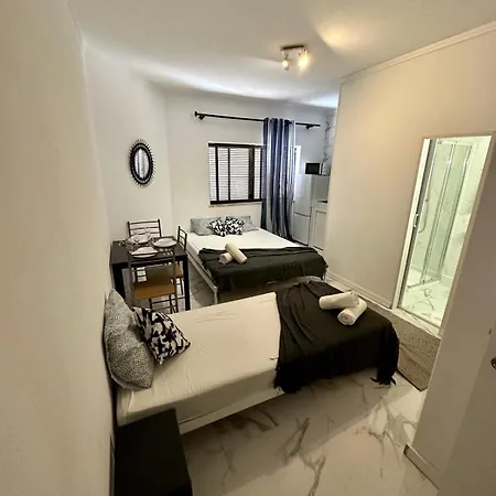 Albufeira Apartamentos * אלבופיירה